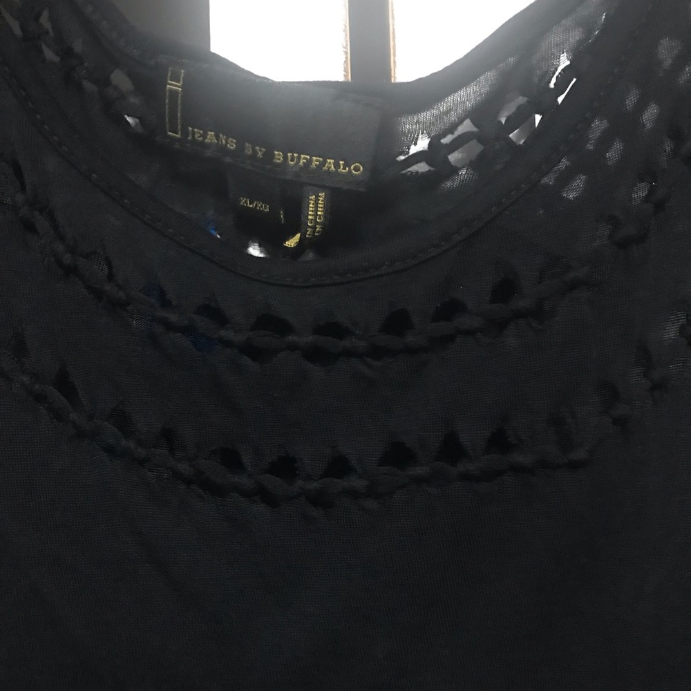 Jeans by Buffalo sleeveless top - Picture 2 of 3